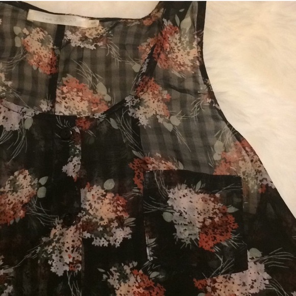 Floral Tank Top - Picture 2 of 5